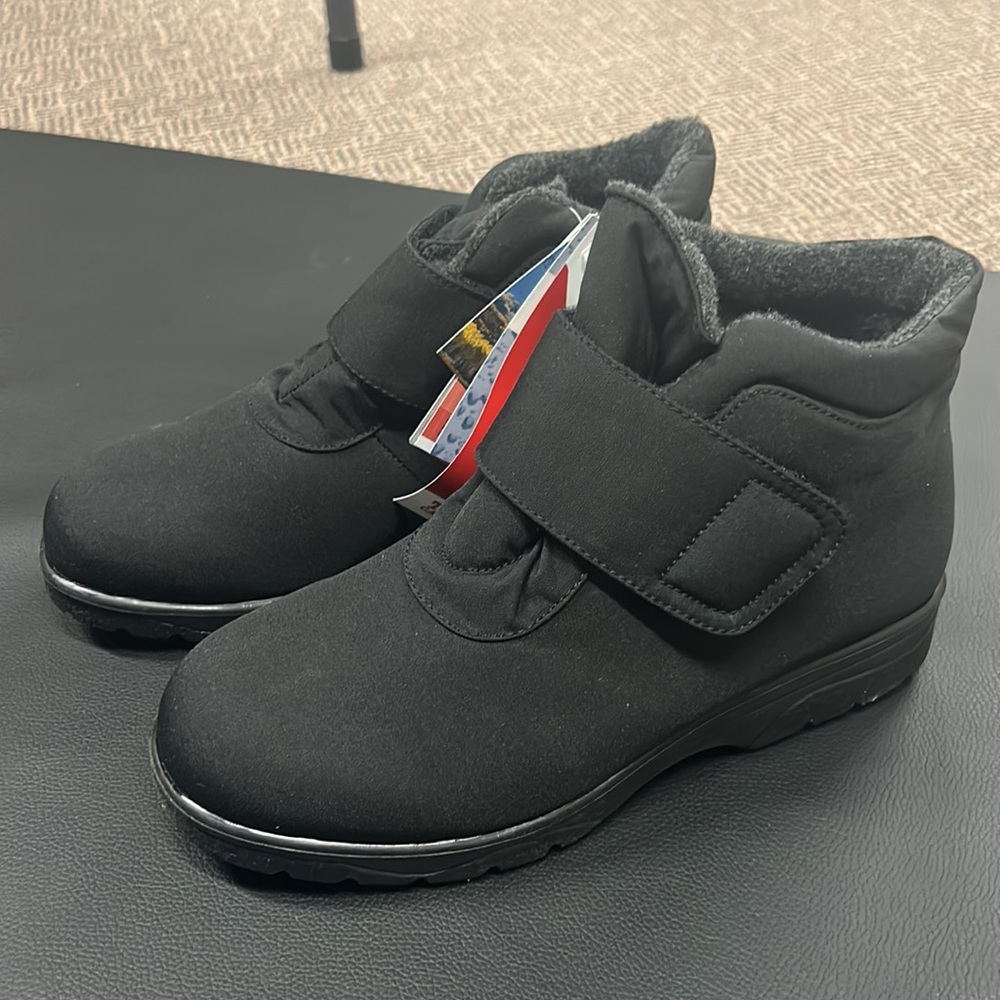 NWT Toe Warmers Canada Ankle Winter Boots